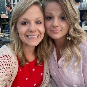 Meet your Posher, Elizabeth